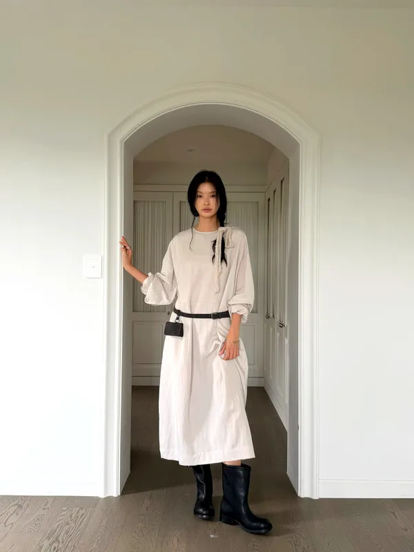Elegant and Minimalist Women's Dress, Perfect for Any Occasion