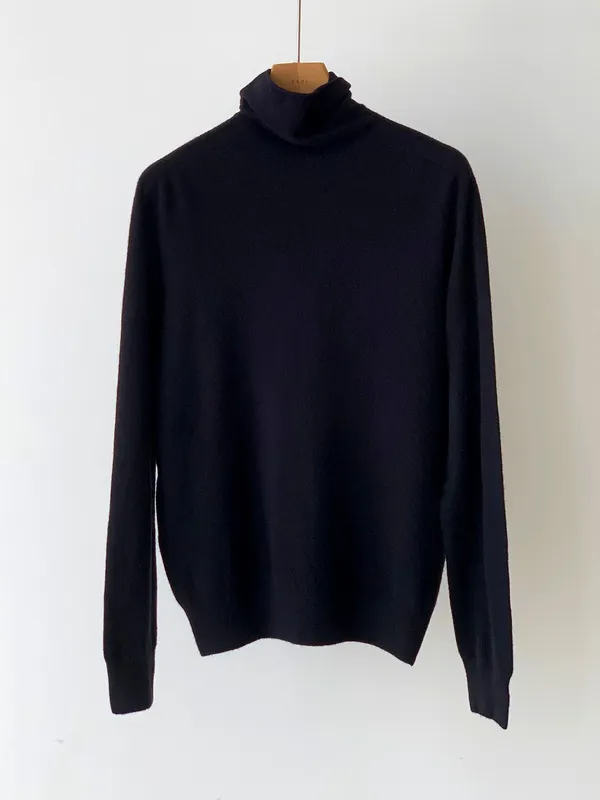Classic Black Turtleneck Knit Top - Fashionable and Versatile