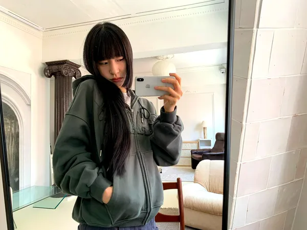 Trendy Casual Women's Top - Comfortable Hoodie for Spring and Autumn