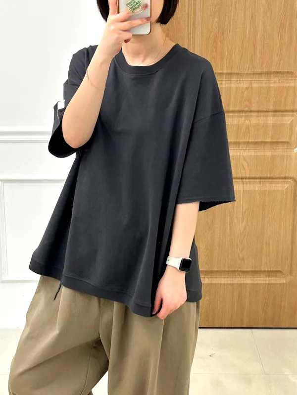 Loose Casual Black T-Shirt, Comfortable and Versatile