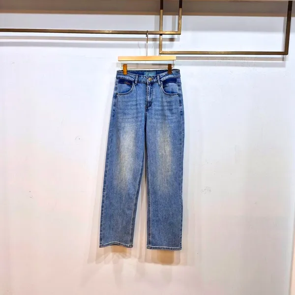 Stylish High-Waisted Jeans, Classic Blue, Comfortable and Versatile