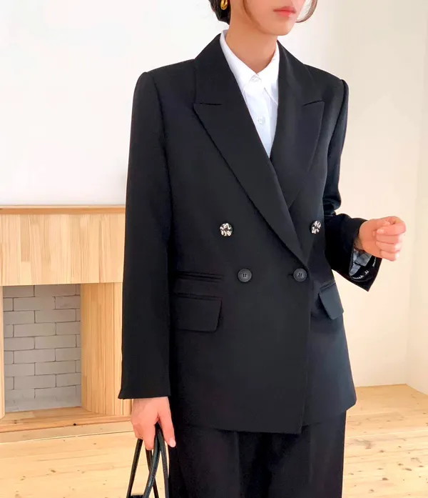 Jaket Wanita Bergaya Minimalis dan Moden, Elegan dan Menawan