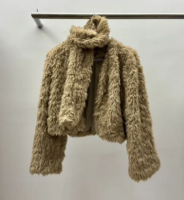 Stylish Plush Short Jacket, Warm and Comfortable