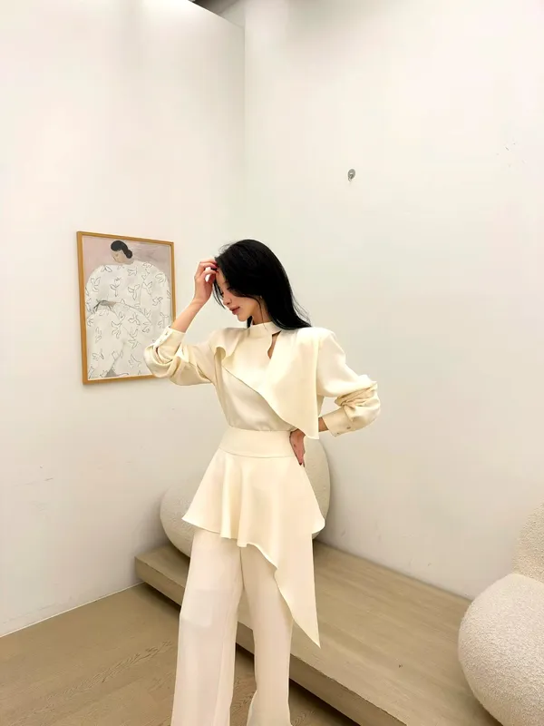 Elegant Women's Top with Fashionable Design for Various Occasions