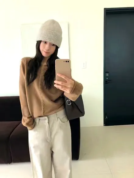 Elegant Knitted Sweater, A Comfortable and Stylish Choice maybebaby 46220