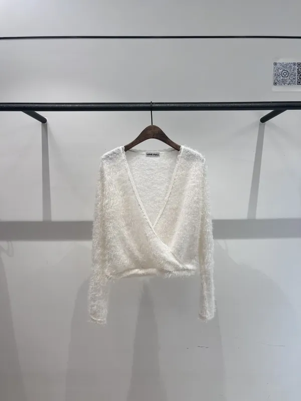 Soft and Comfortable White Cardigan Sweater