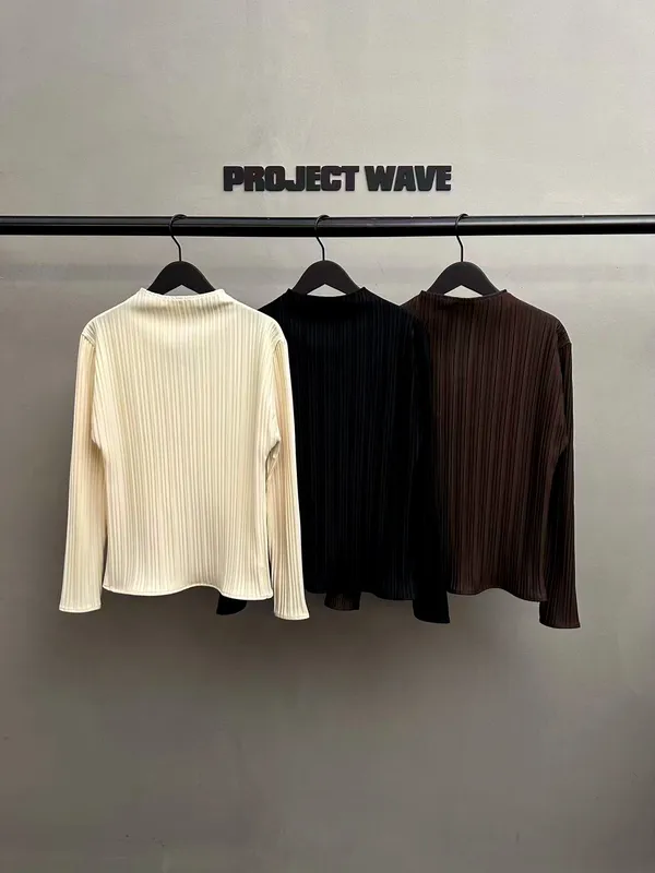 Stylish Versatile Women's Top with Comfortable Stripe Design