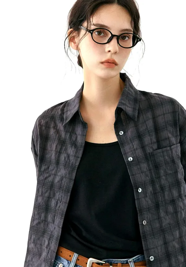Stylish Plaid Women's Top, Lightweight and Breathable, Perfect for Pairing