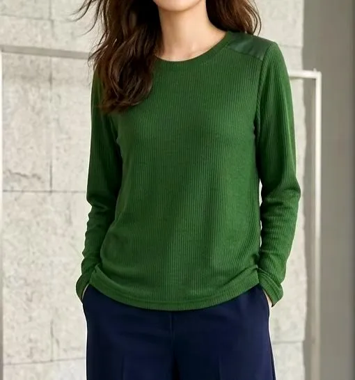 Fashionable and Comfortable Women's Long Sleeve T-Shirt in Green, Casual Style