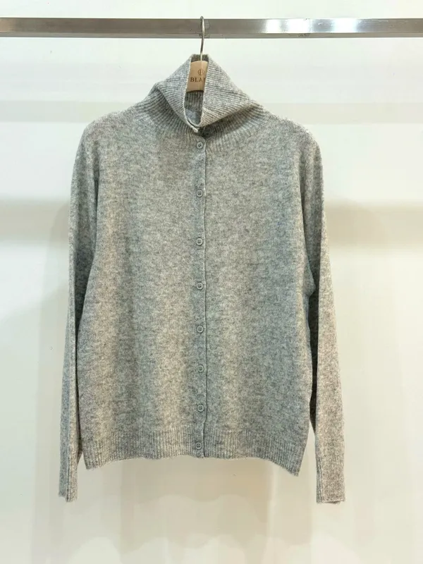 Chic and Elegant Women's Cardigan Top, Soft and Comfortable for Various Occasions
