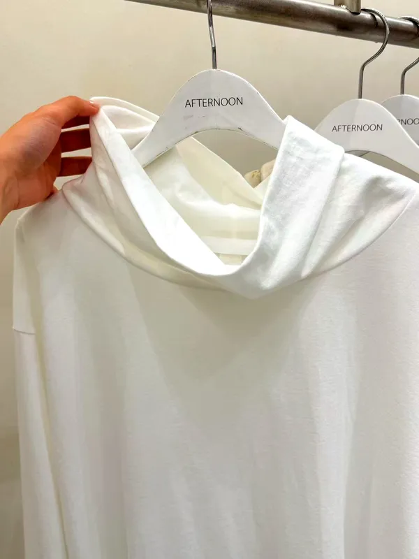 Minimalist Fashion White Women's Top, Comfortable and Breathable