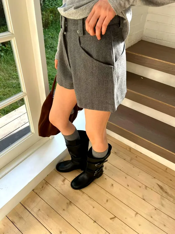 Stylish Casual Women's Shorts in Elegant Gray - Perfect for Spring and Summer