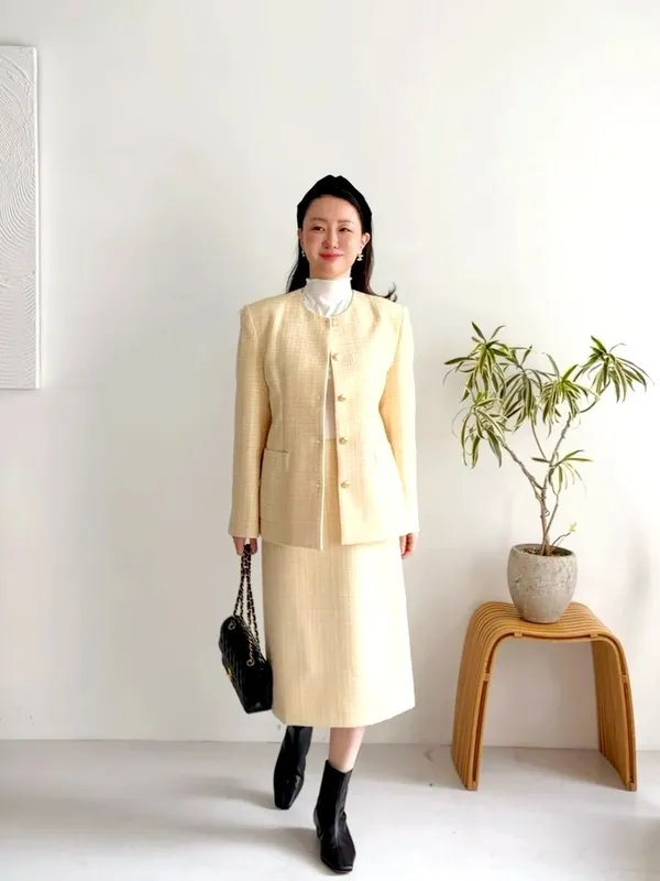 Elegant Women's Jacket - Fashionable and Versatile