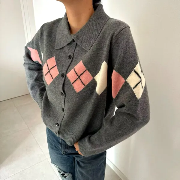 Stylish Gray Color-Blocked Knit Top, Comfortable and Versatile
