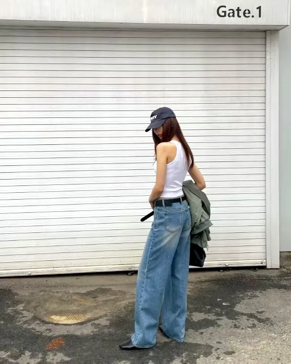 Stylish Loose Fit Jeans for Effortless Casual Style