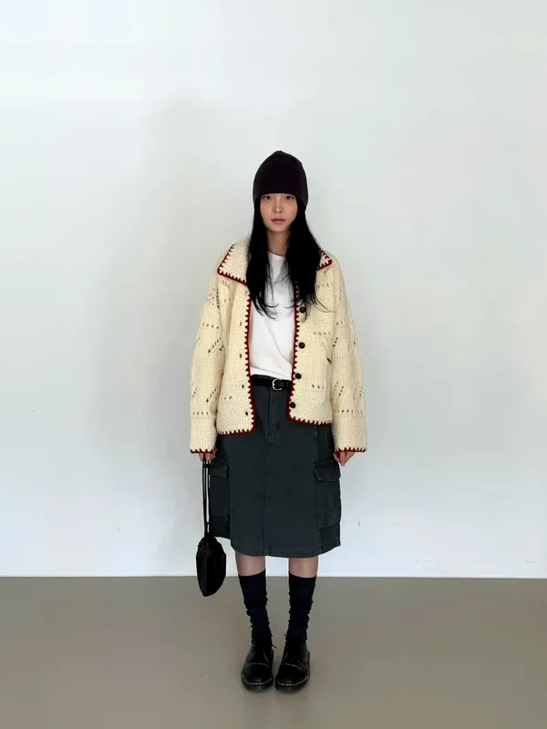 スタイリッシュで万能な女性用スカート、優雅な魅力を引き立てる