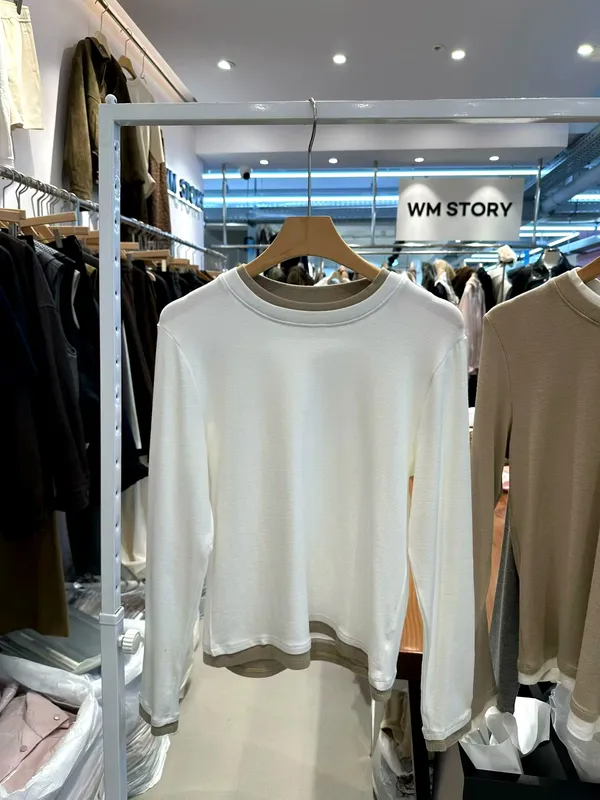 Stylish and Comfortable Women's Top for Various Occasions