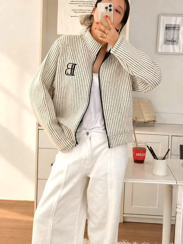 Stylish Striped Women's Jacket - Comfortable and Versatile