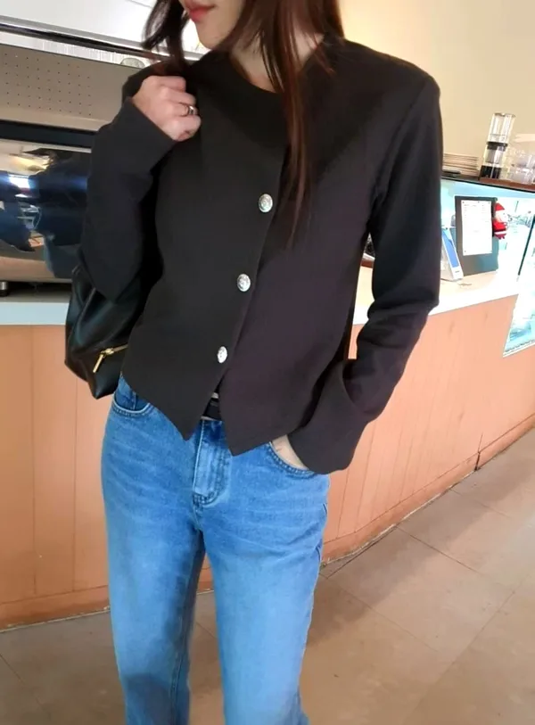 Stylish and Minimalist Women's Jacket, Elegantly Versatile