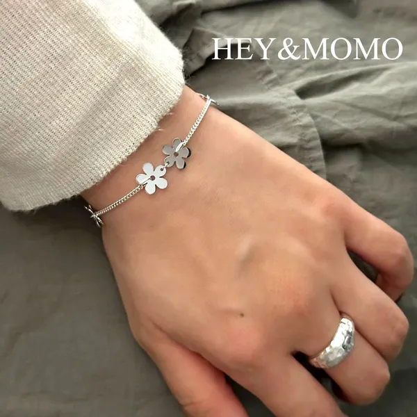 Exquisite Floral Silver Bracelet - A Stylish Accessory for Women Bracelet