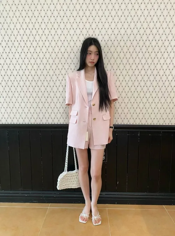 Stylish Pink Short Sleeve Blazer - A Must-Have for Elegant Charm