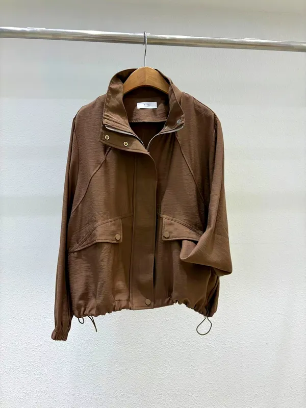 Stylish Casual Short Jacket, Lightweight and Breathable, Perfect for Spring and Autumn