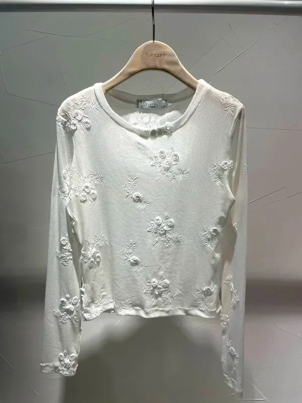 Elegant Embroidered White Long Sleeve T-Shirt for a Chic Look