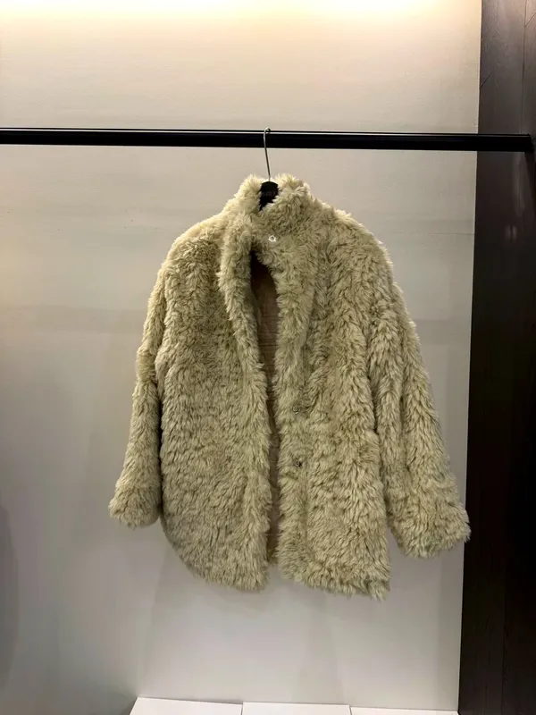 Fashion Women's Coat - Warm Faux Fur Jacket