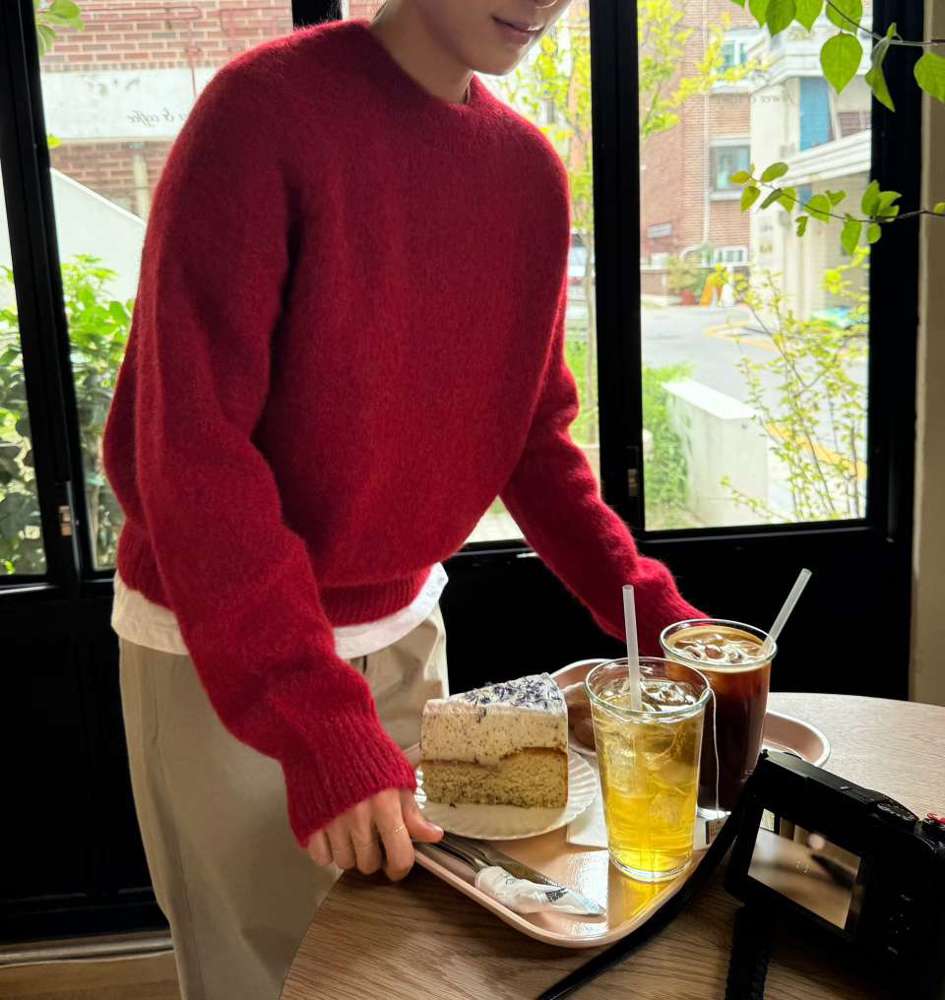 Stylish Red Sweater: Warm, Comfortable, Perfect for Fall and Winter Outfits