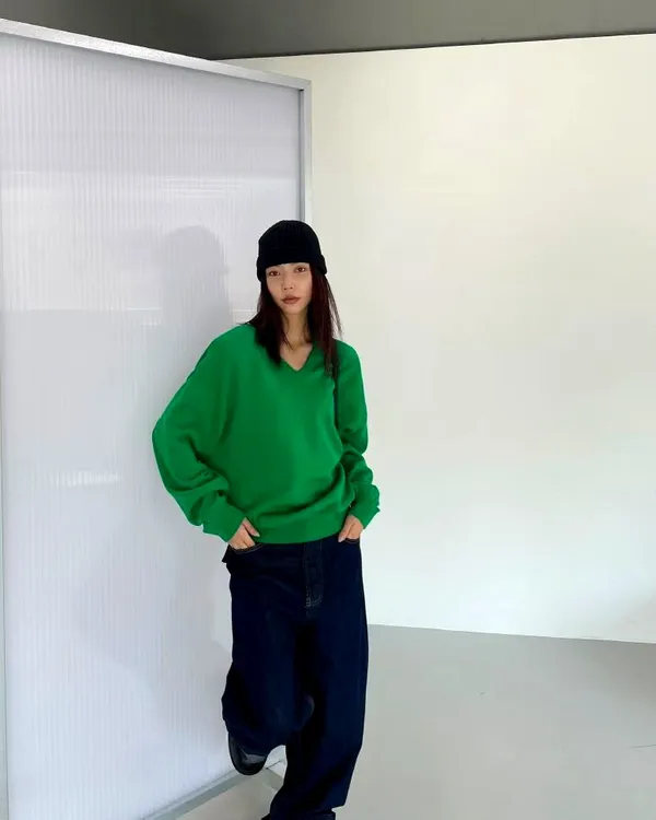 Stylish and Minimalist Green Knit Sweater, Perfectly Versatile