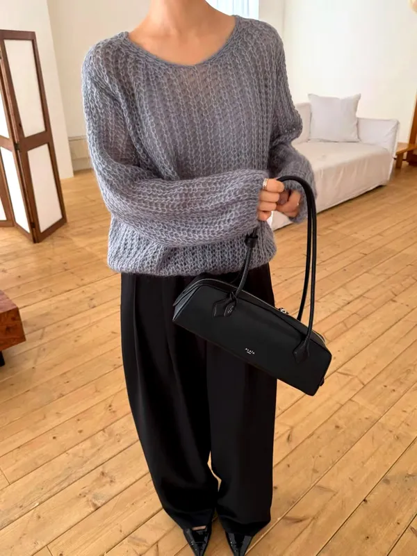 Lightweight Breathable Knit Top for a Comfortable Casual Look