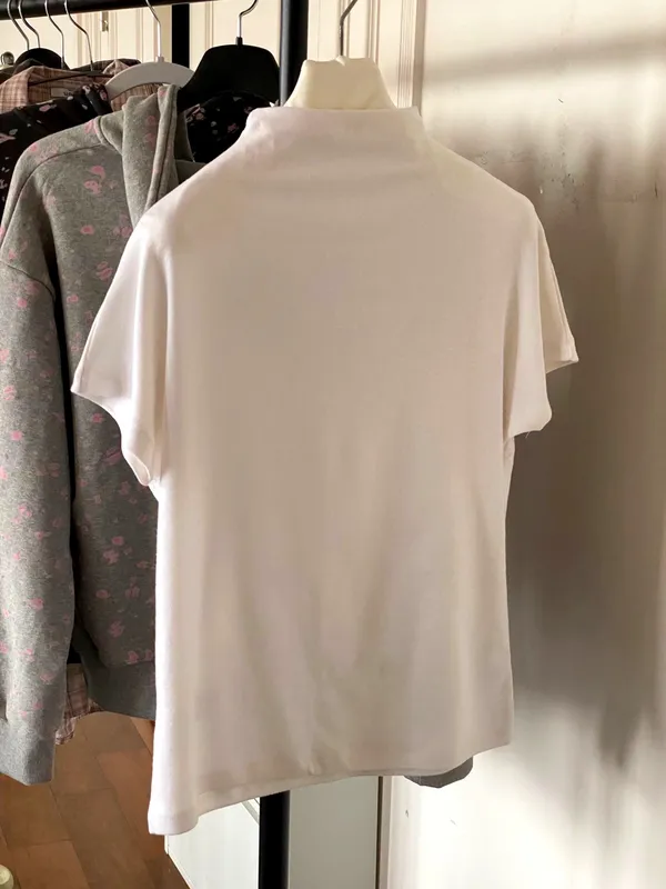 Minimalist Women's Top, Comfortable and Breathable for Everyday Wear
