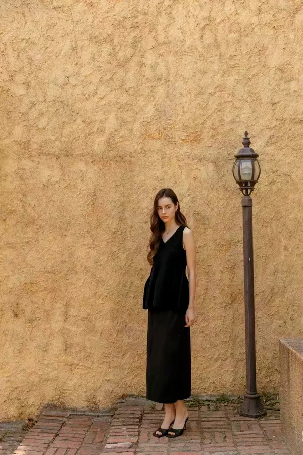 Elegant Black Women's Top - Lightweight and Comfortable for Perfect Pairing