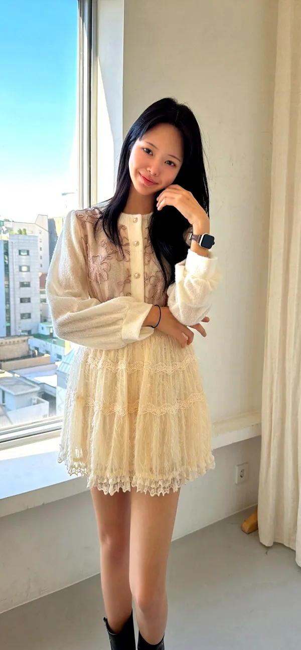 Elegant Lace Trim Women's Top, Comfortable and Breathable
