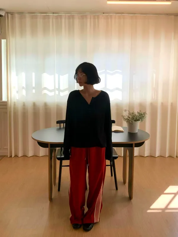 简约风格女装上衣，舒适休闲款