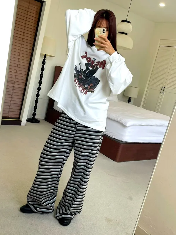 寬松印花女裝T恤，舒適休閒風