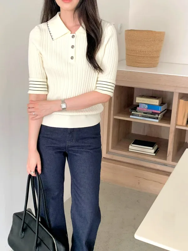 Elegant Striped Women's Top, Fashionable Casual Style