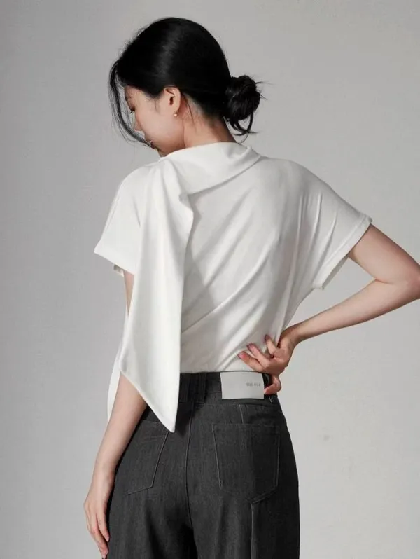 Stylish and Comfortable Women's Top, Perfect for Any Occasion