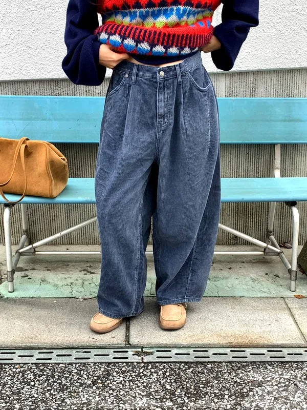 Fashionable Loose-Fit Pants for Ultimate Comfort