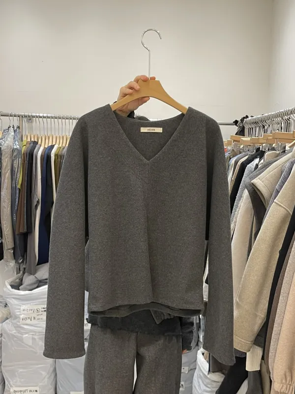 Stylish Grey V-Neck Women's Top for Effortless Elegance
