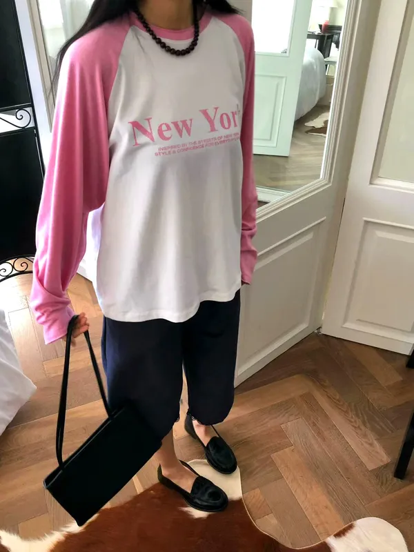 Stylish Casual Women's T-Shirt with New York Print Design