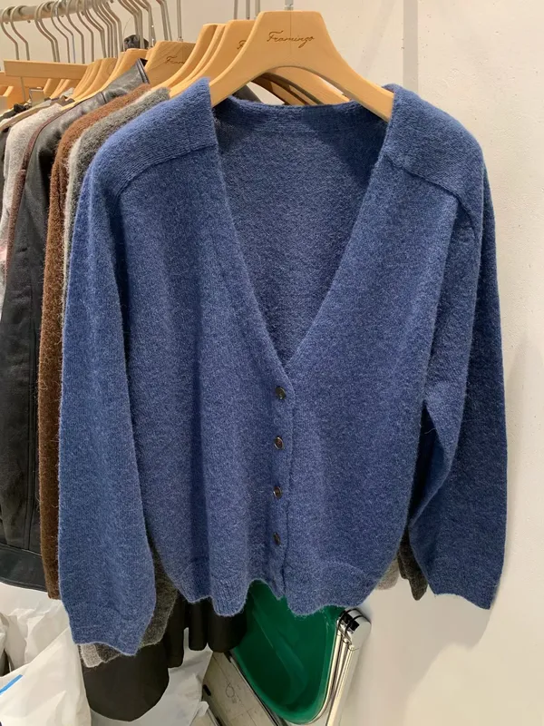 Fashionable and Comfortable Sweater to Warm Your Every Day