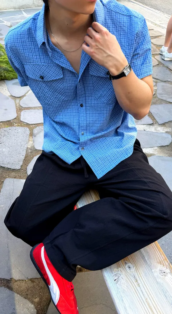 Stylish Men's Short Sleeve Plaid Shirt in Fresh Blue Design