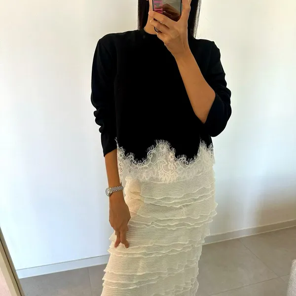 レーストリム女性用Tシャツ、ファッション性と汎用性