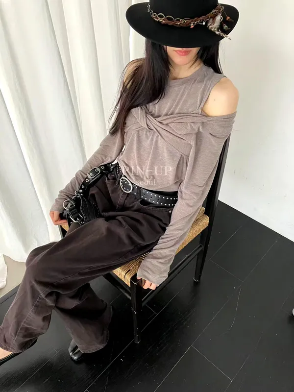 Chic Casual Women's Top with Elegant Off-Shoulder Design