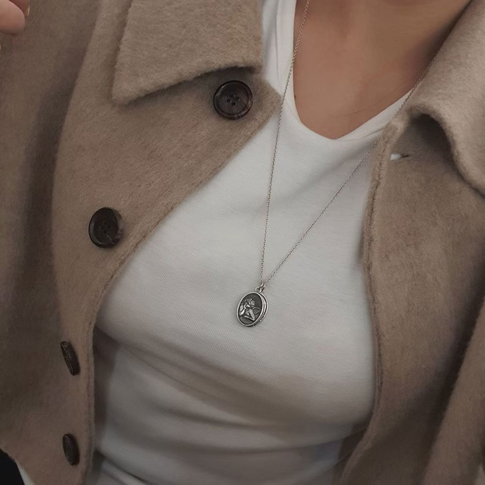 Vintage Silver Pendant Necklace - Simple and Stylish