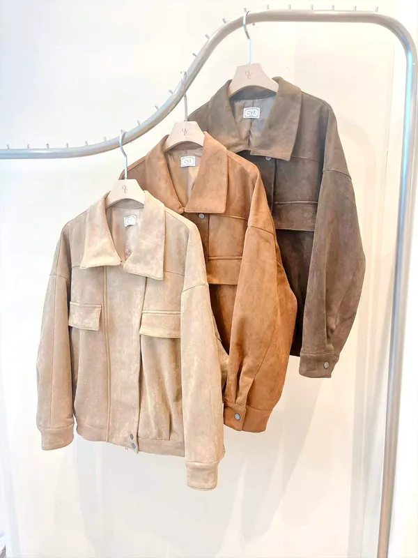 Stylish Women's Jacket - A Must-Have for Fall and Winter