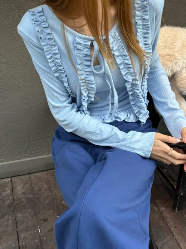 Fresh Blue Women's Outfit Set, Elegant and Comfortable for Spring and Summer