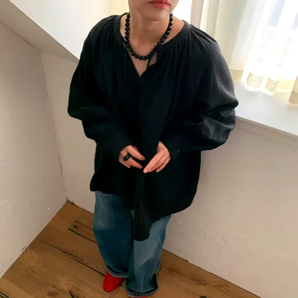 Stylish and Minimalist Women's Top, Perfectly Versatile