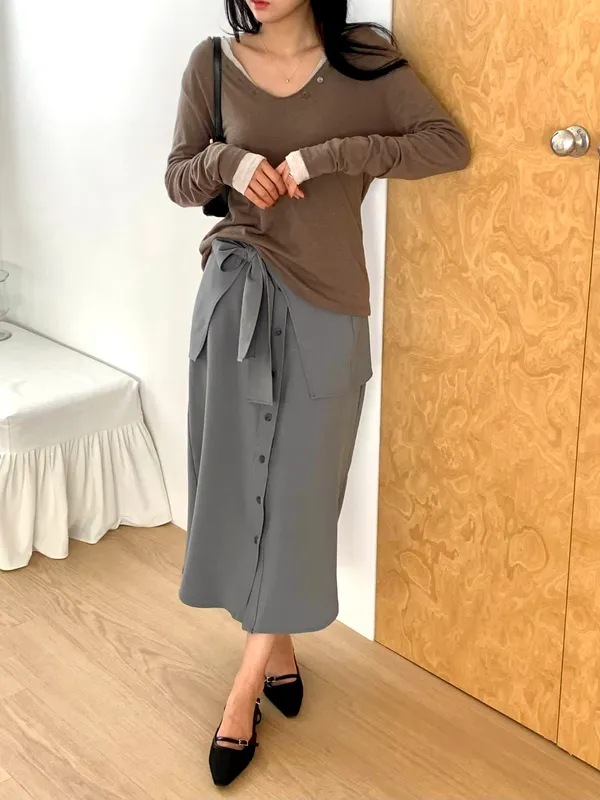 Elegant Midi Skirt - Fashionable, Versatile, and Comfortable Fabric